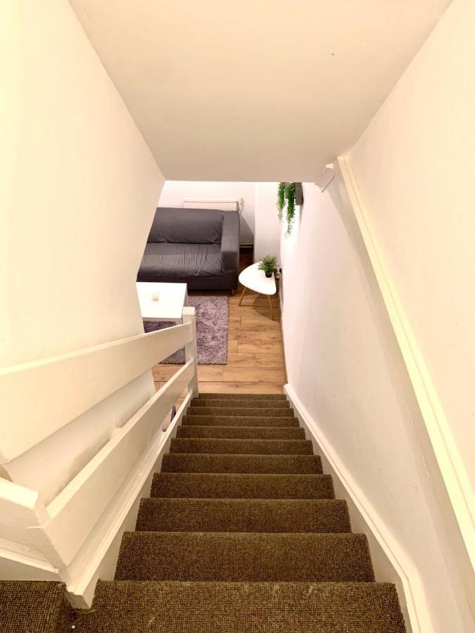 Private Bedrooms In A Flat! Home Away From Home! Shared Bathroom Londres Exterior foto