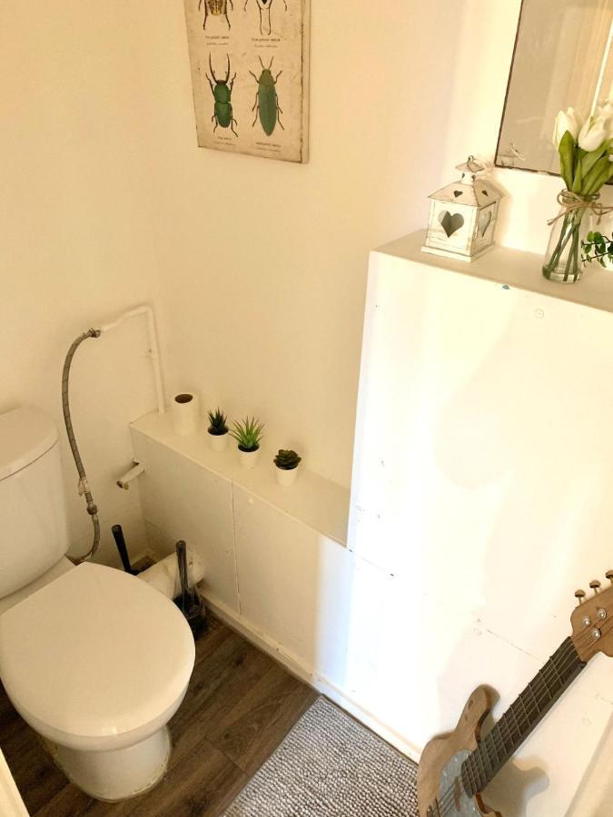 Private Bedrooms In A Flat! Home Away From Home! Shared Bathroom Londres Exterior foto